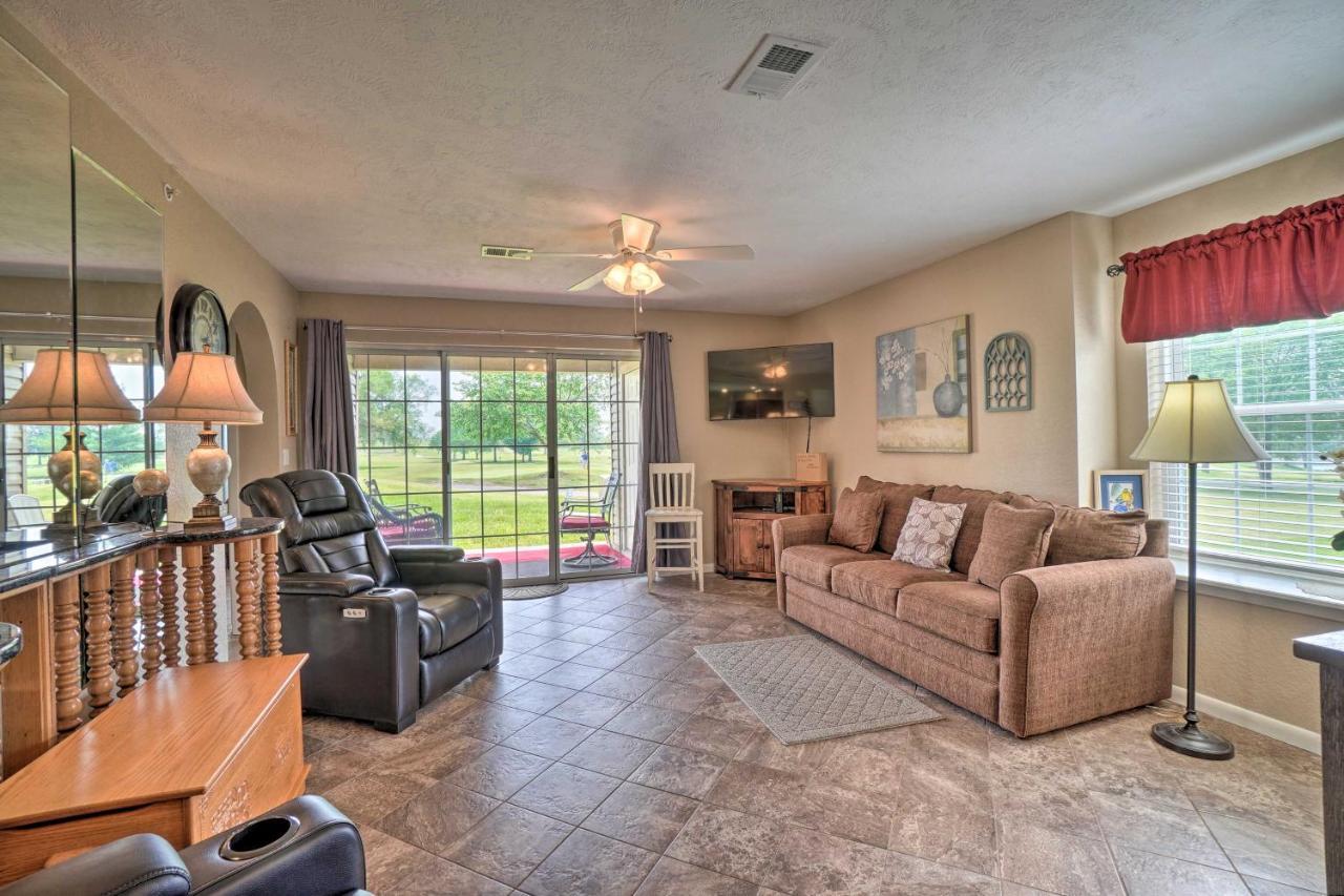 Branson Resort Condo With Scenic Patio And Pool Access المظهر الخارجي الصورة